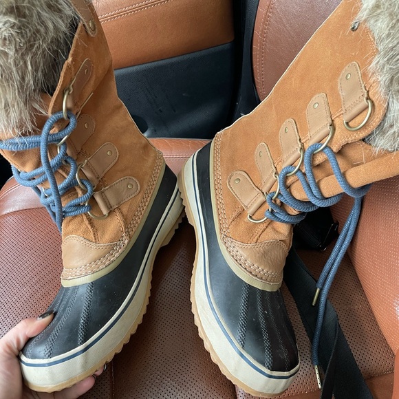 Joan of Arctic boots - Picture 4 of 4